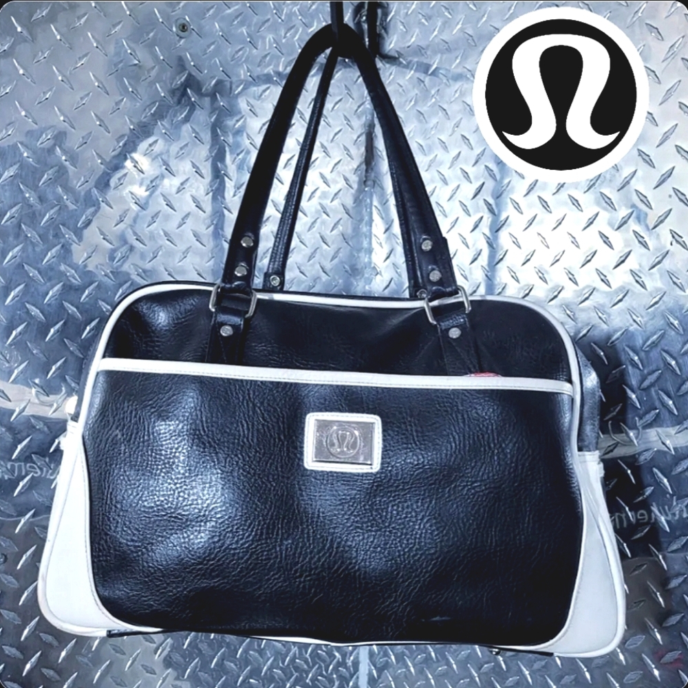 Vintage Lululemon weekender duffle
